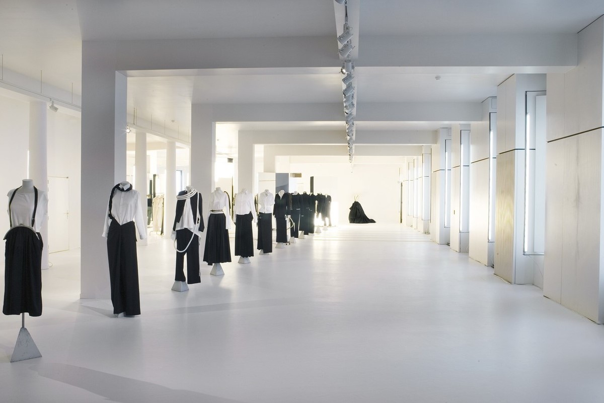Yohji Yamamoto: Dream Shop: Touring - Exhibiting Fashion