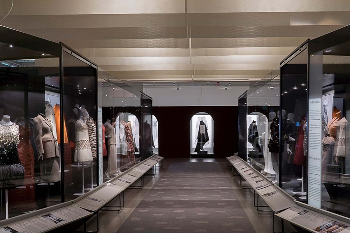 Balenciaga - Master of Couture (Touring) - Exhibiting Fashion