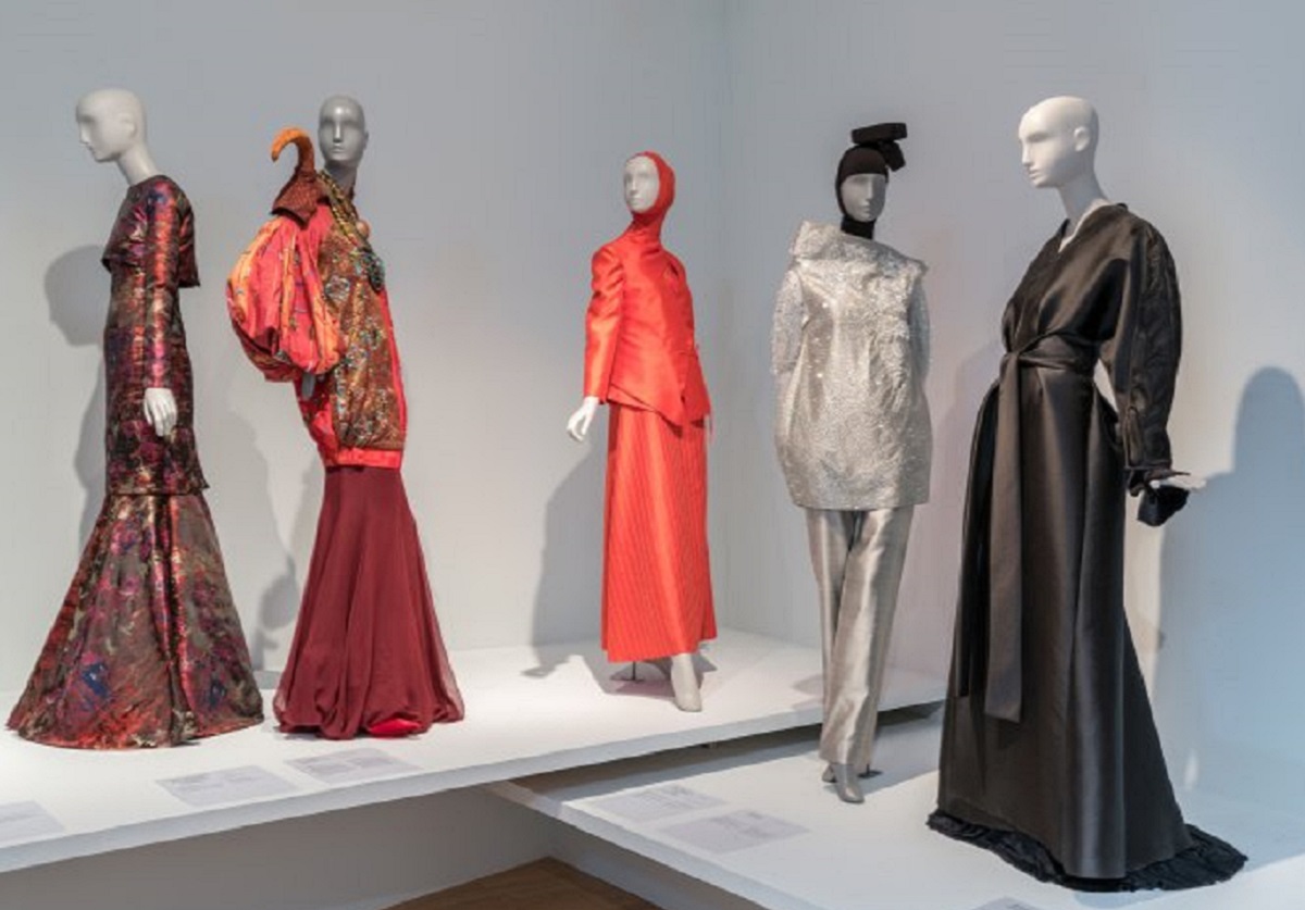 Contemporary Muslim Fashions (touring) - Exhibiting Fashion