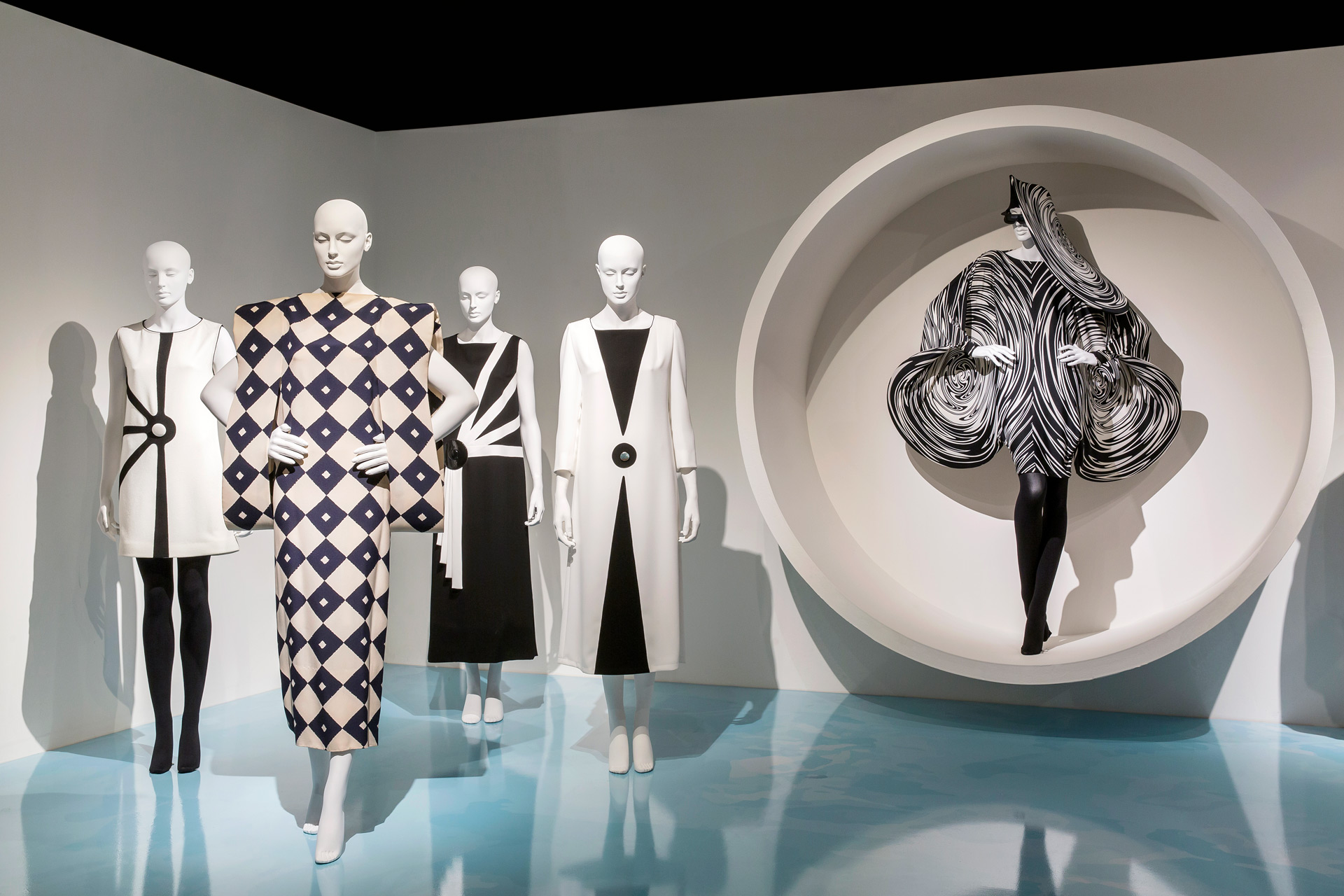 Pierre Cardin: Pursuit of the Future - Exhibiting Fashion