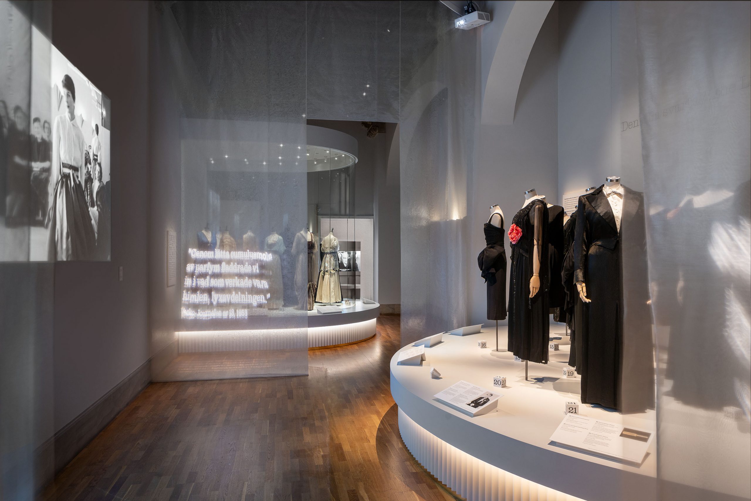 Gallery of Christian Dior Designer of Dreams Exhibition / OMA - 36